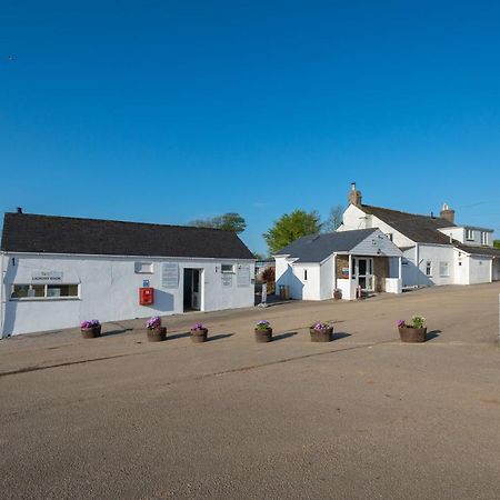 Beautiful Willow Lodge 67-4-6 Persons-Private Hot Tub-Pet Friendly-Tranquil Holiday Away From It All Yet Not Far To St Austell-The Holiday Home Has Two Bedrooms, Living & Dining Area, Equipped Kitchen -Decking-Al Fresco Dining-Fishing Lakes-Pet Frien Grampound Exterior photo